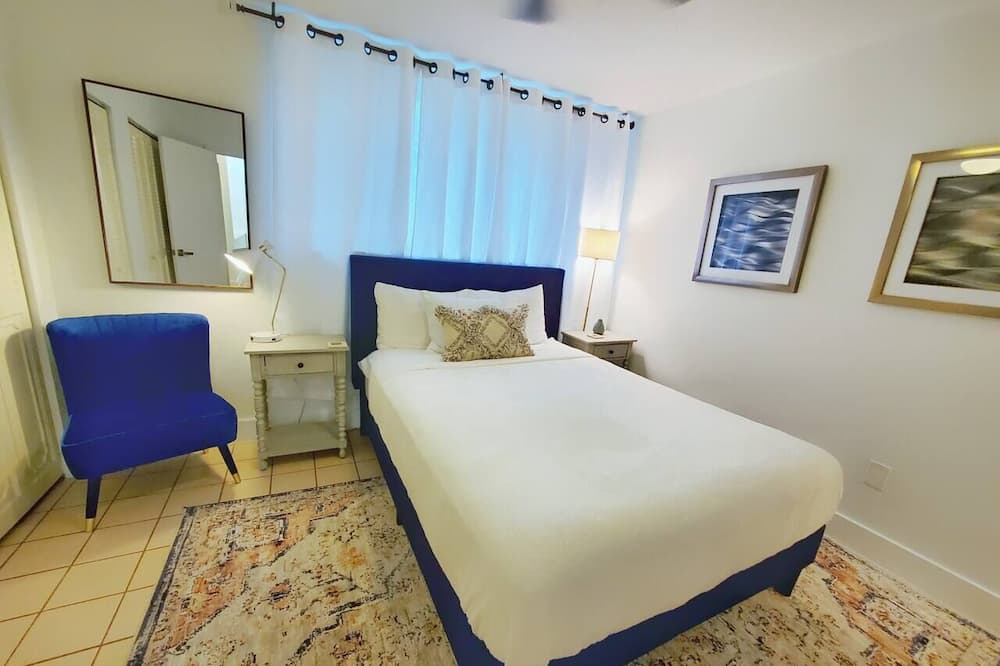 Photo of Bedroom in Royal Poinciana