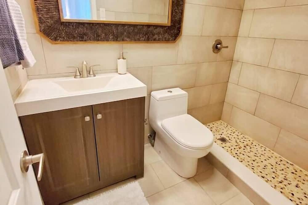 Photo of Bathroom in Royal Poinciana