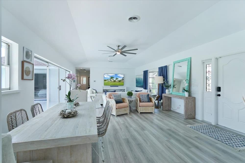 Photo of Bedroom in Tequesta