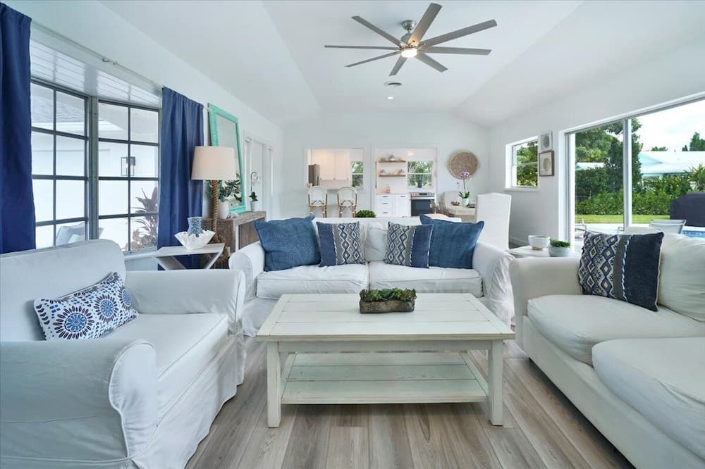 Photo of Livingroom in Tequesta