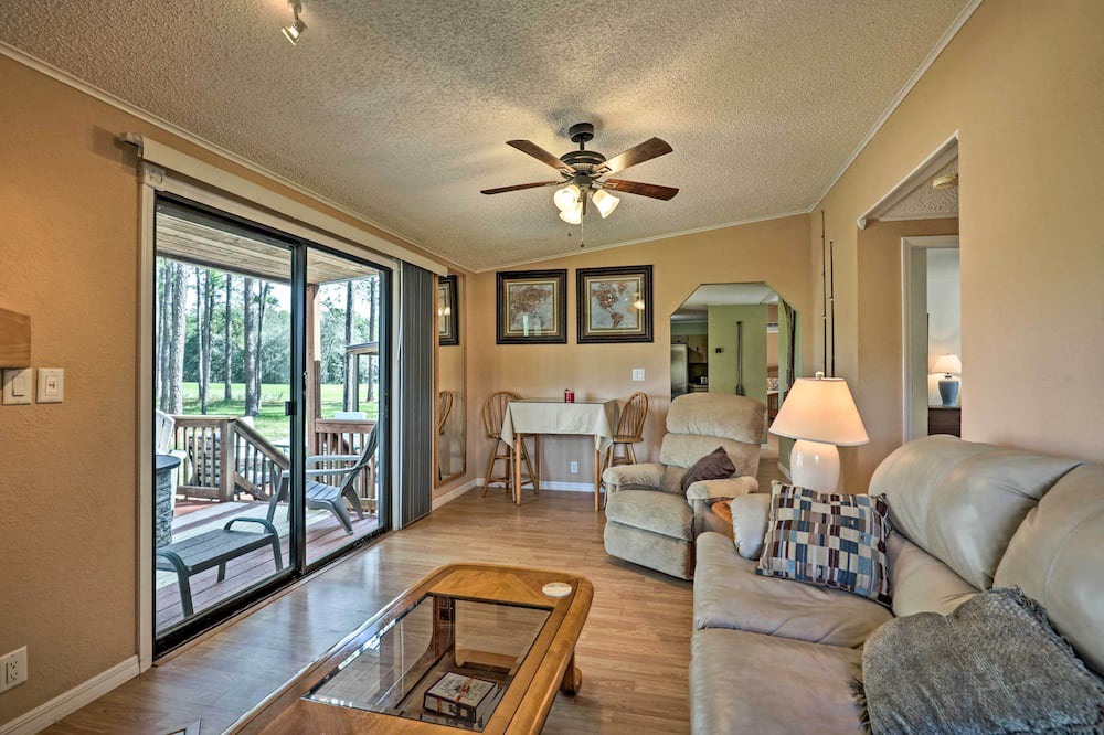Photo of Livingroom in Crescent City