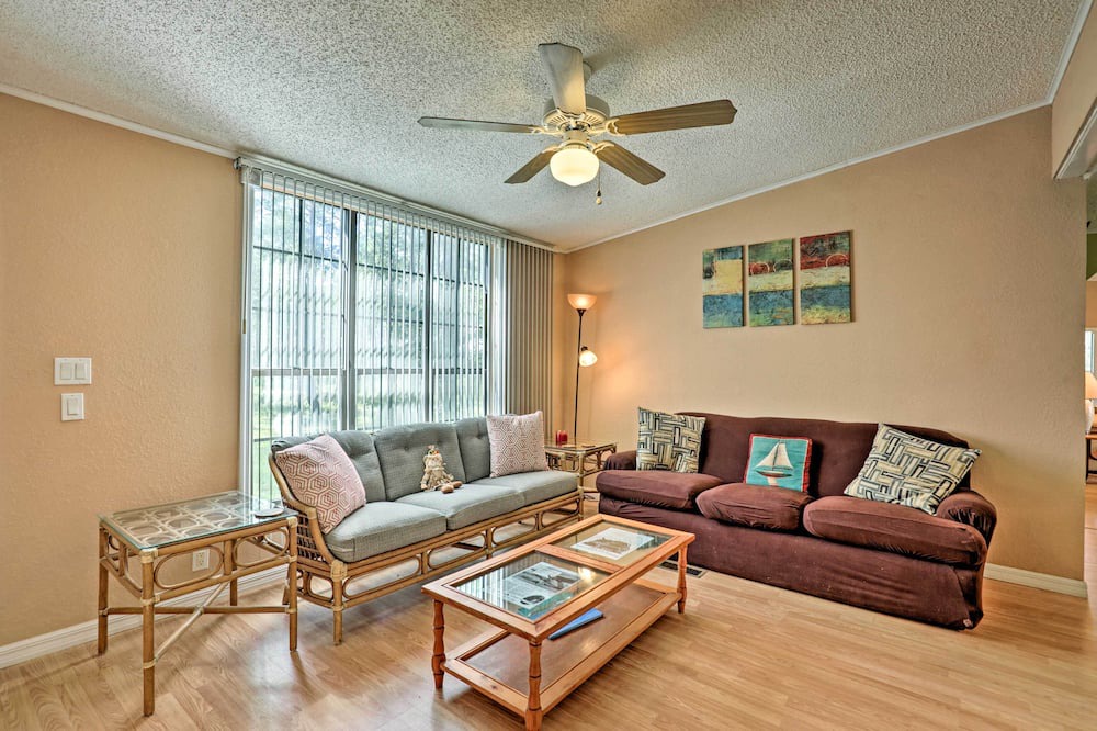 Photo of Livingroom in Crescent City