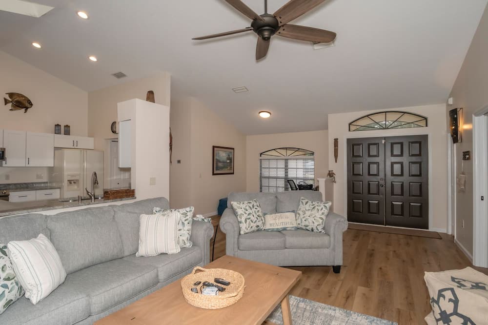 Photo of Livingroom in Lecanto