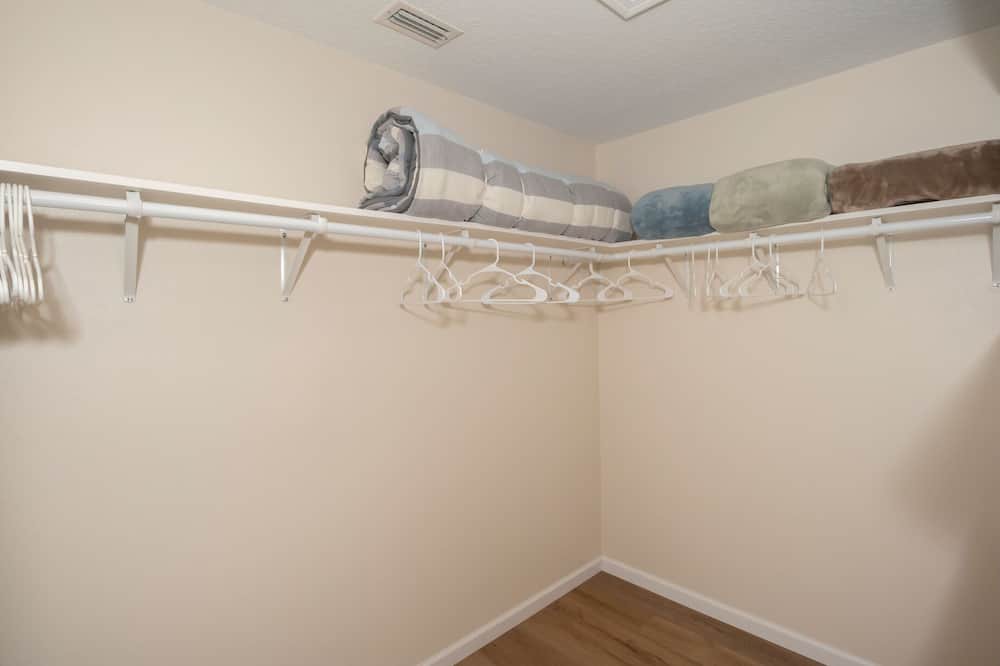 Photo of Bedroom in Lecanto