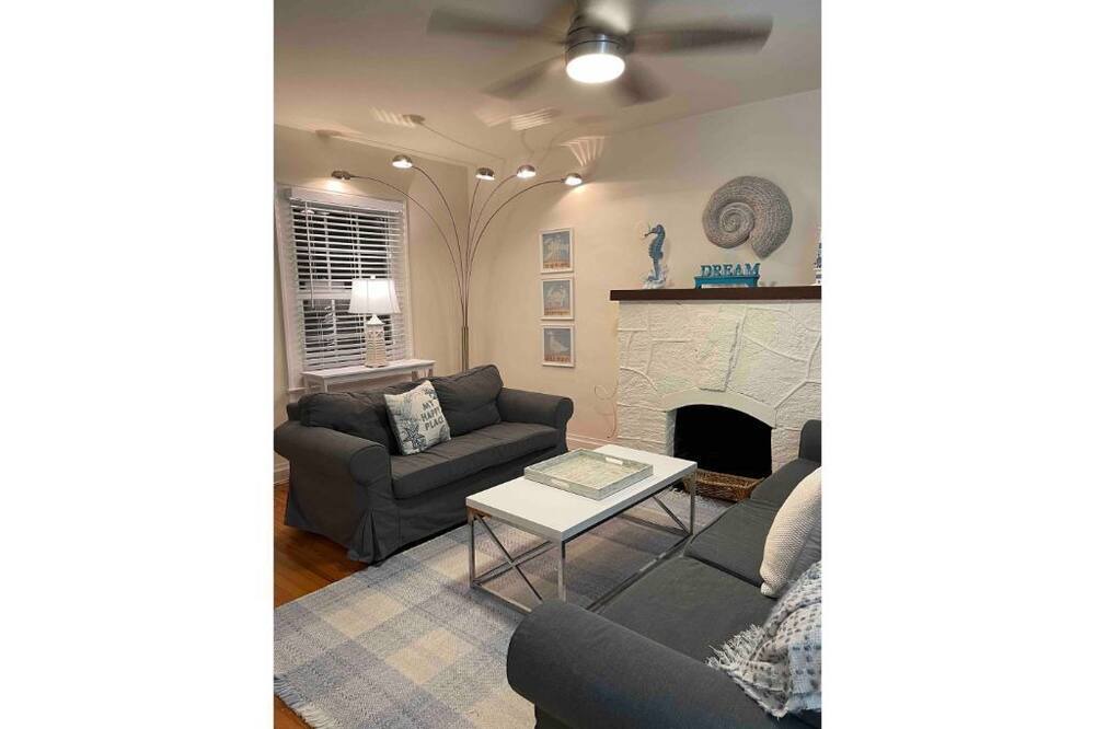 Photo of Livingroom in Pineapple Grove Arts District