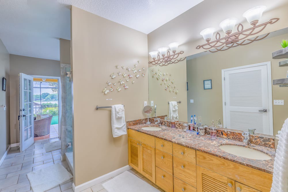 Photo of Bathroom in Egypt Lake-Leto