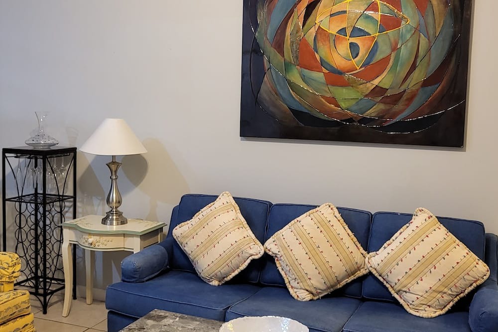 Photo of Livingroom in Greenview Shores