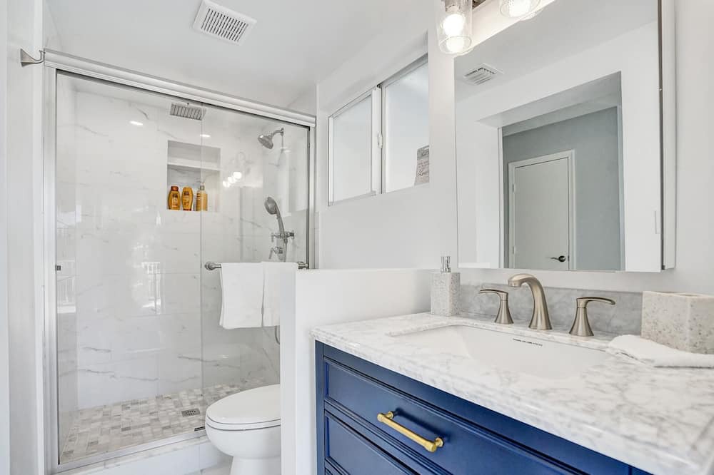 Photo of Bathroom in Coral Ridge Isles