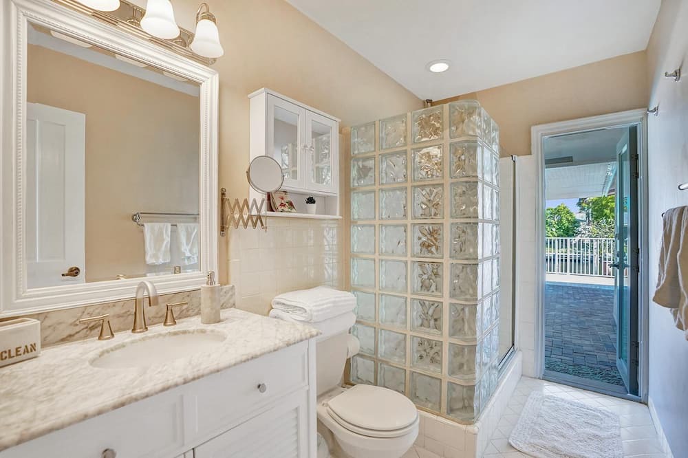 Photo of Others in Coral Ridge Isles