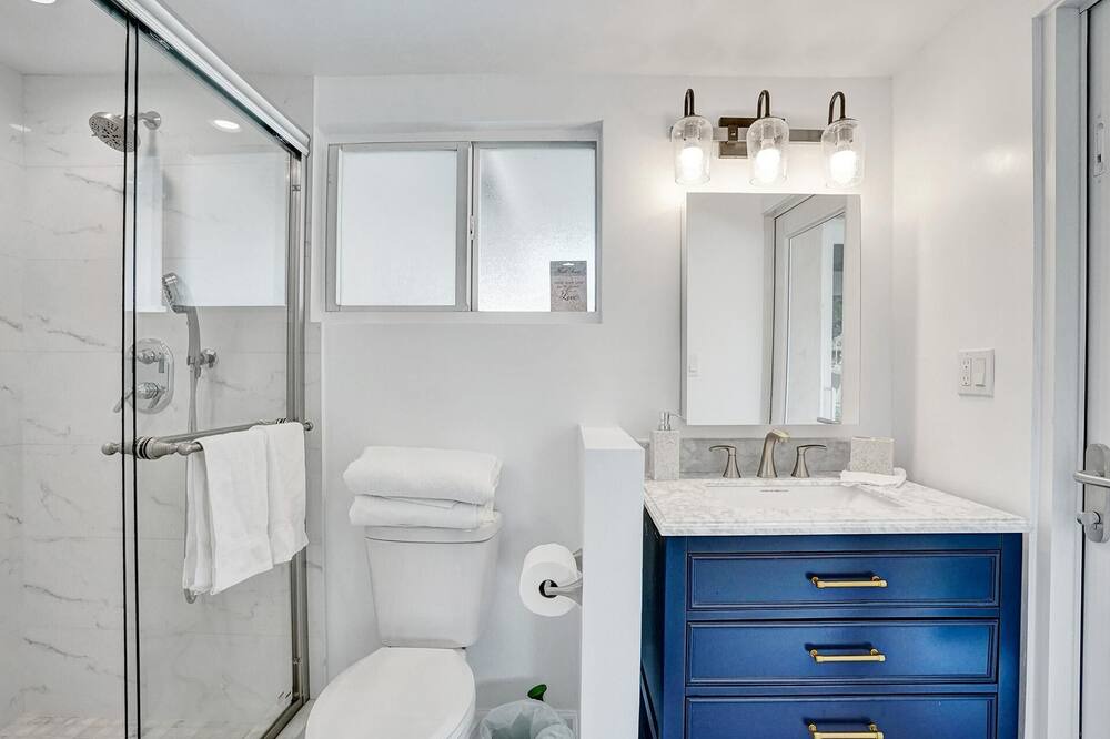 Photo of Bathroom in Coral Ridge Isles