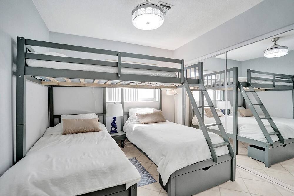 Photo of Others in Coral Ridge Isles