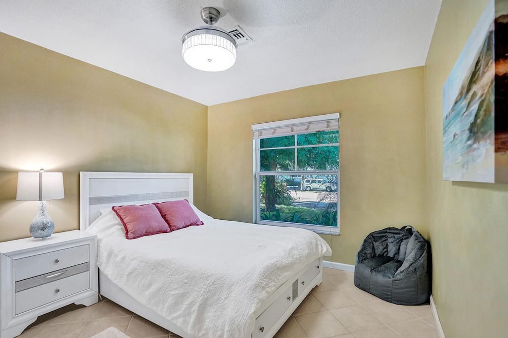 Photo of Others in Coral Ridge Isles