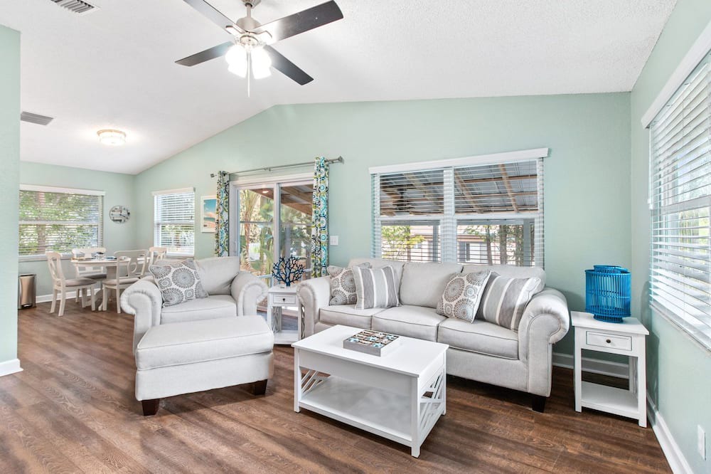 Photo of Livingroom in Crystal Beach