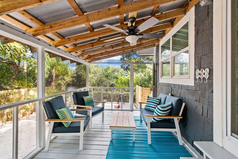 Photo of Patio Balcony in Crystal Beach