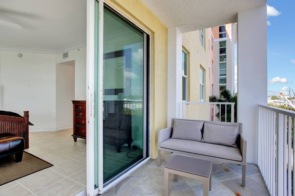 Photo of Patio Balcony in Island Estates
