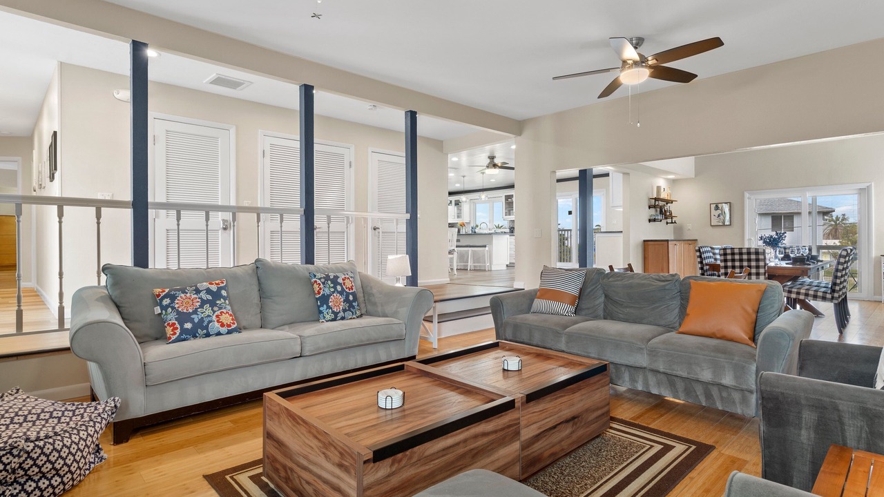 Photo of Livingroom in Laguna Shores