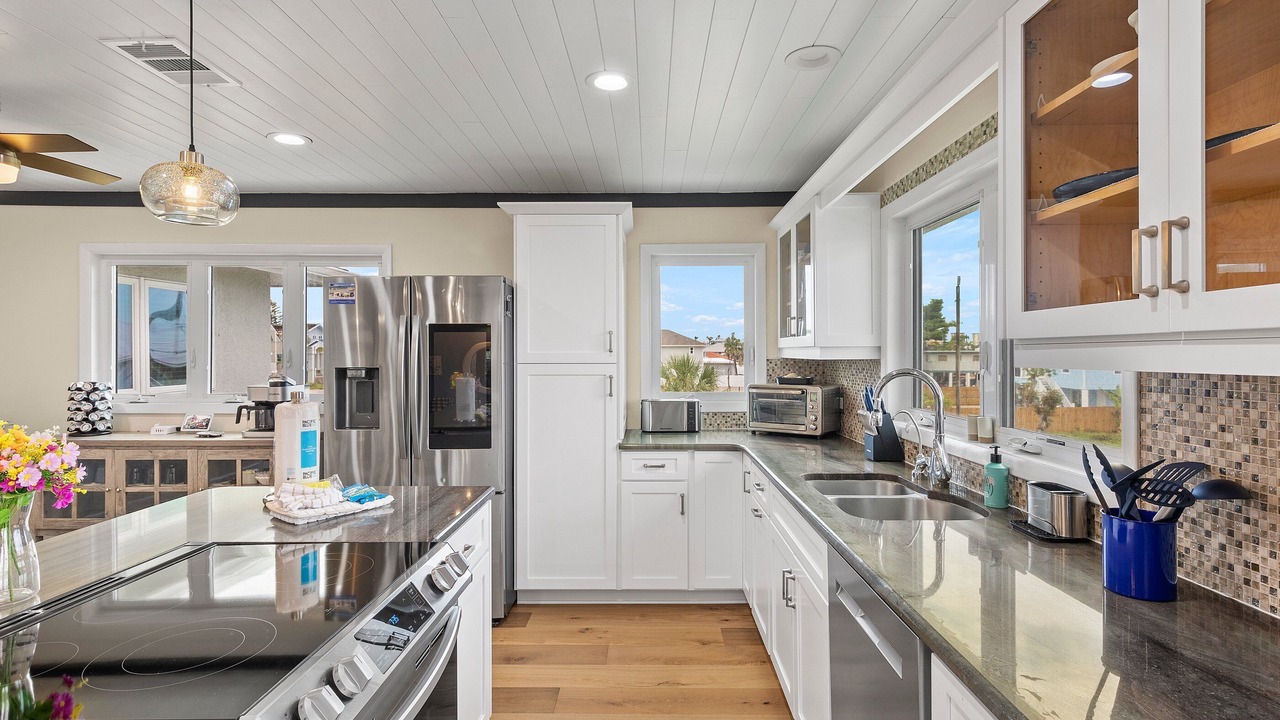 Photo of Kitchen in Laguna Shores