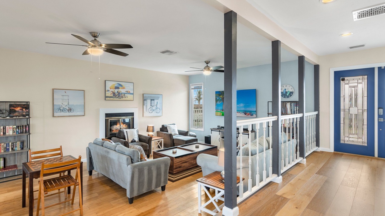 Photo of Livingroom in Laguna Shores