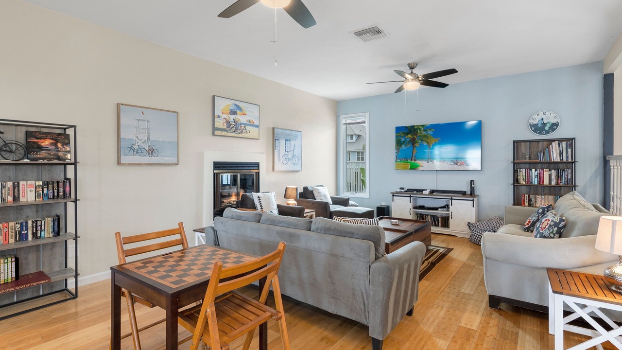 Photo of Livingroom in Laguna Shores