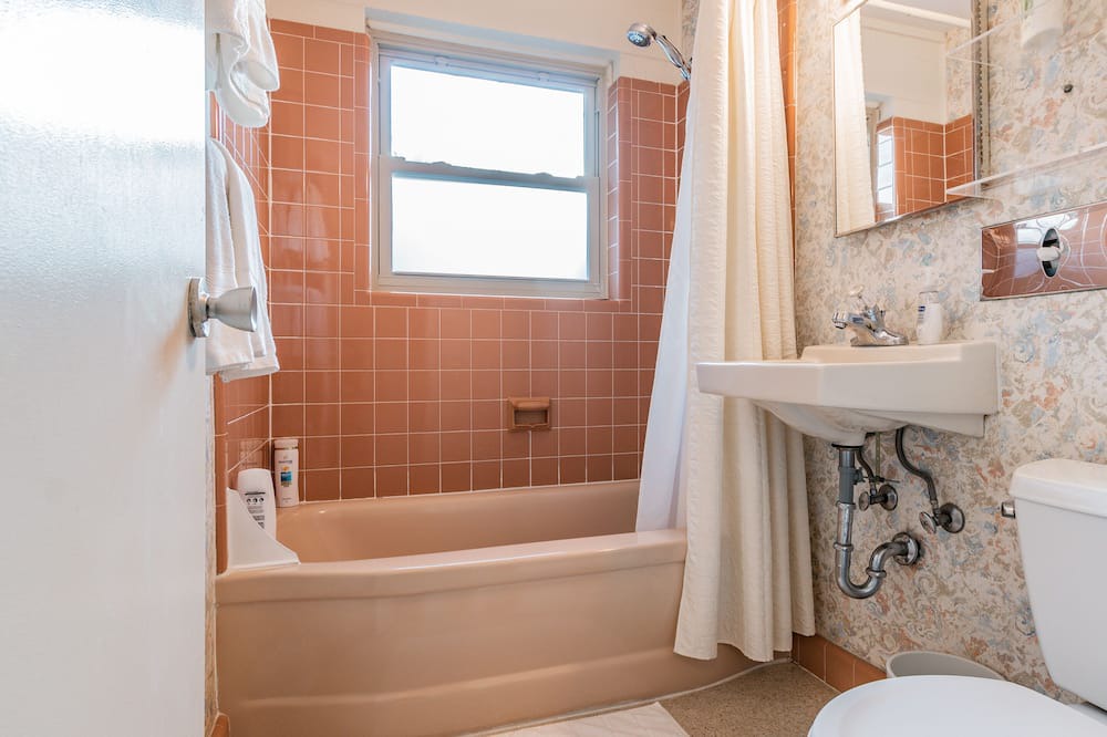 Photo of Bathroom in Boardwalk
