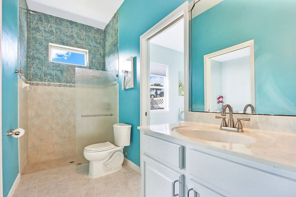 Photo of Bathroom in Palm Beach Country Estates
