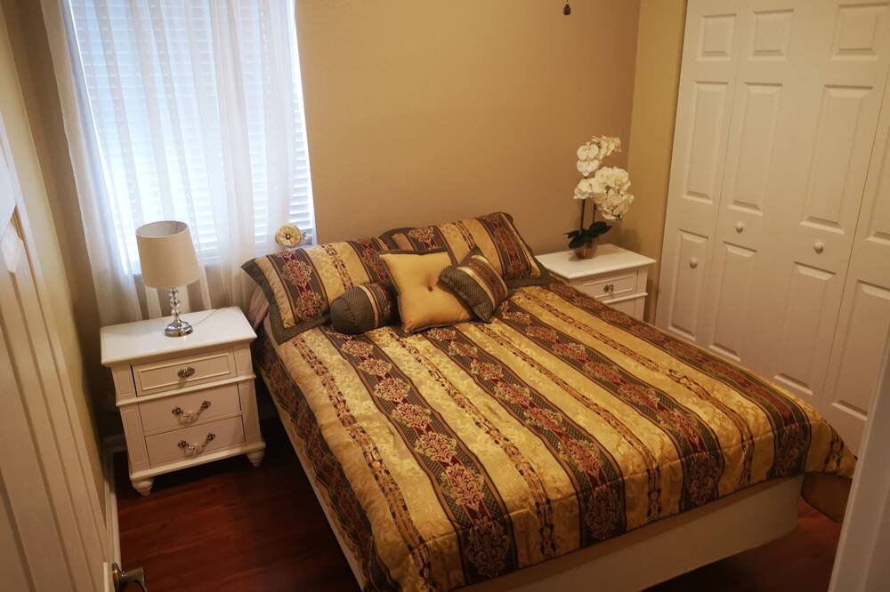 Photo of Bedroom in Riviera Beach