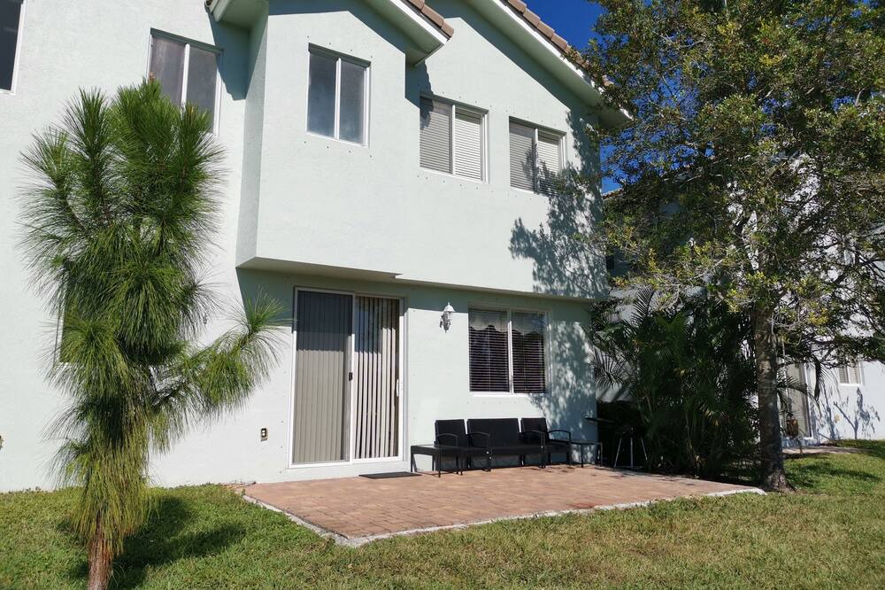 Photo of Outdoor in Riviera Beach