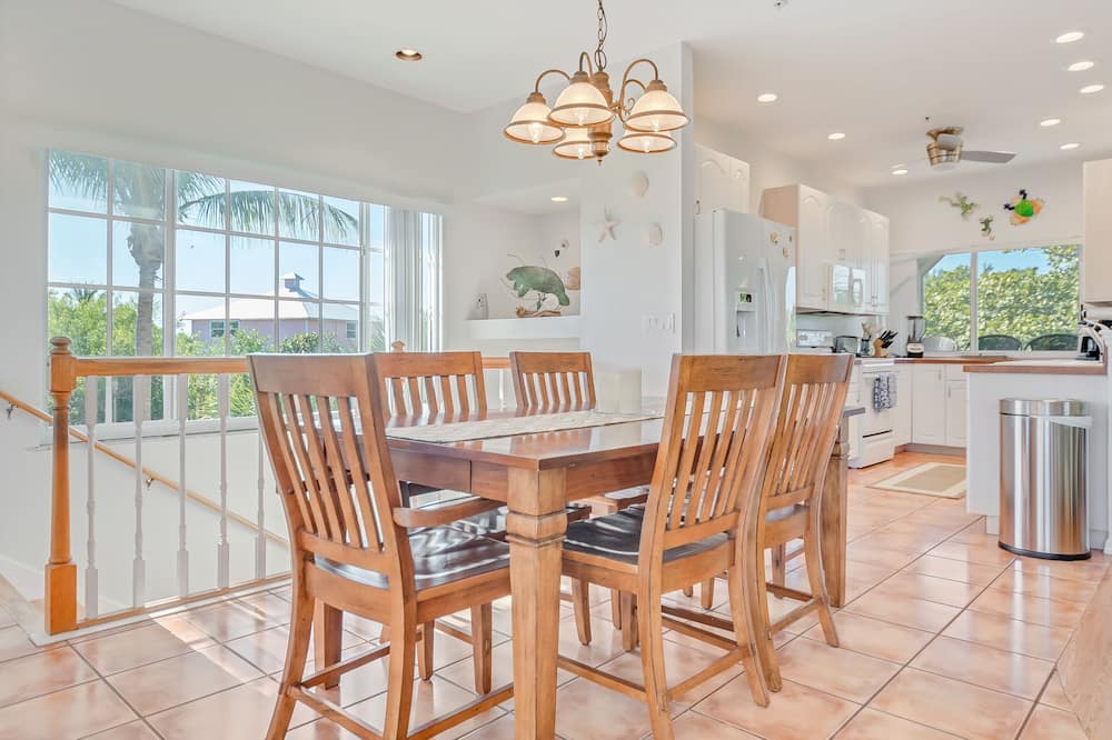 Photo of Livingroom in Jose's Hideaway