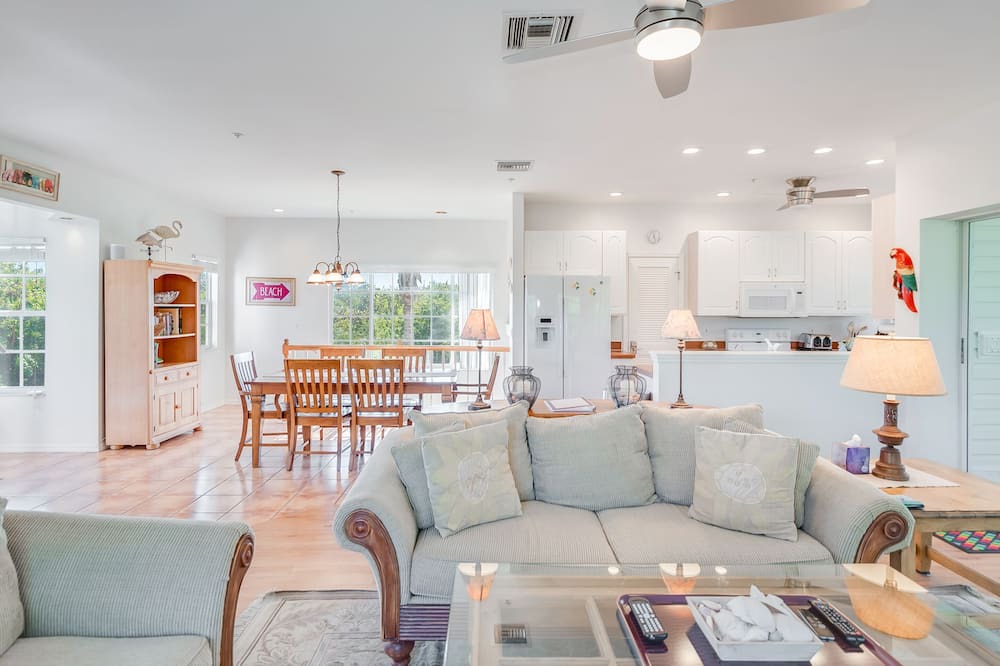 Photo of Livingroom in Jose's Hideaway