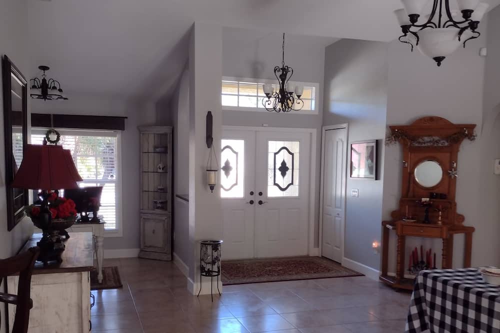 Photo of Livingroom in North Port