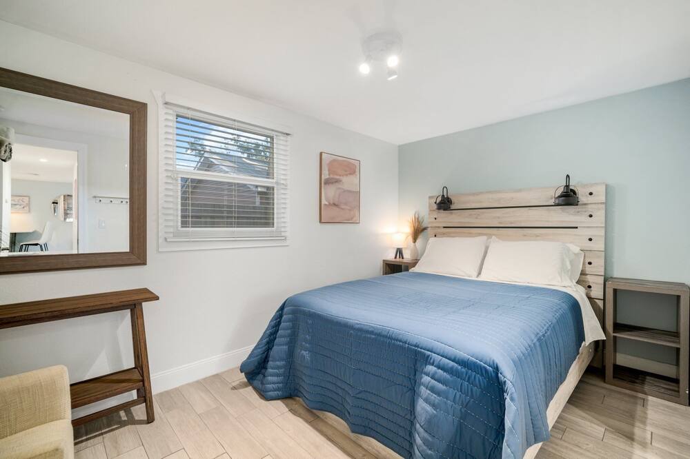 Photo of Bedroom in Ballast Point