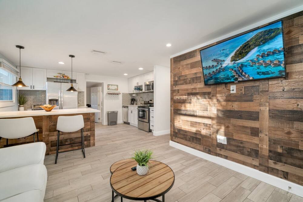 Photo of Livingroom in Ballast Point