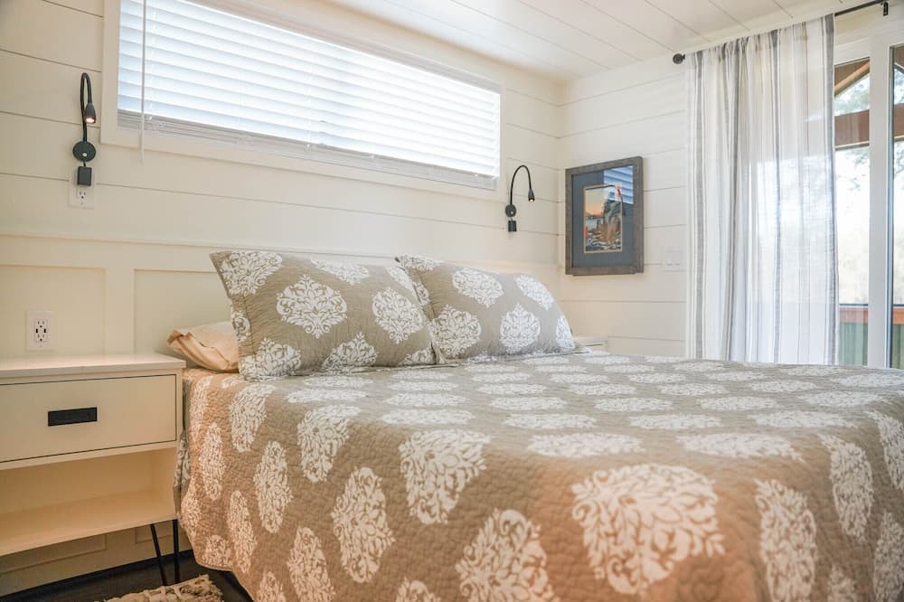 Photo of Bedroom in Bronson