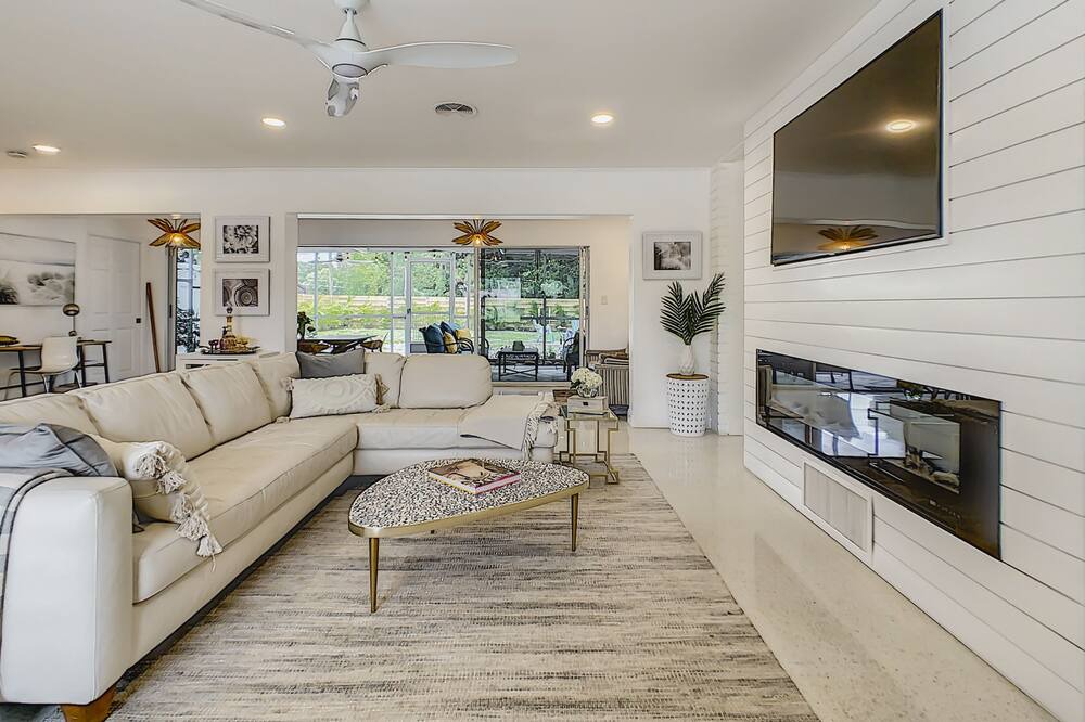 Photo of Livingroom in Southgate