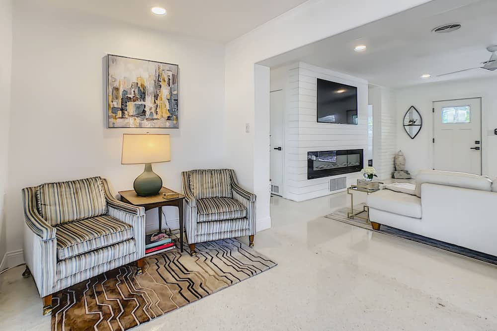 Photo of Livingroom in Southgate