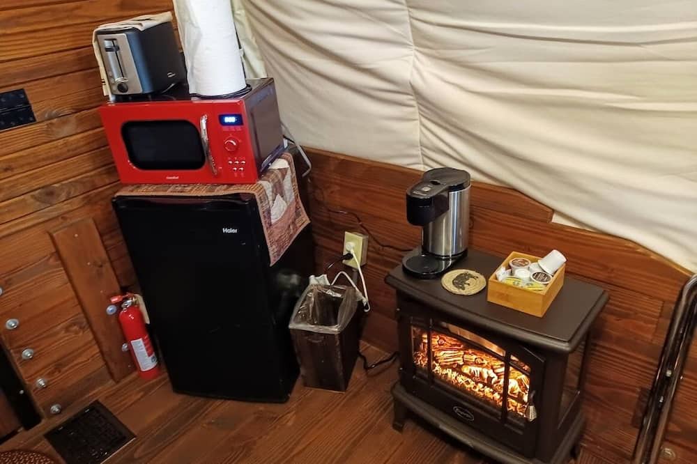 Photo of Livingroom in Putnam Hall