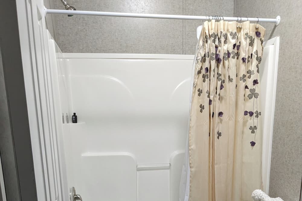 Photo of Bathroom in Putnam Hall