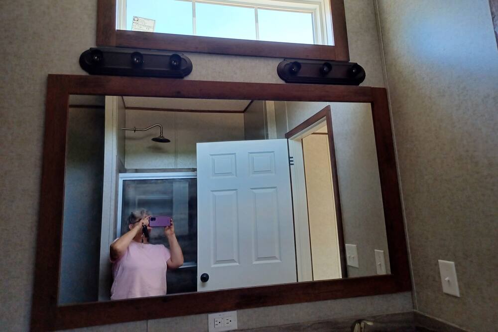 Photo of Bathroom in Putnam Hall