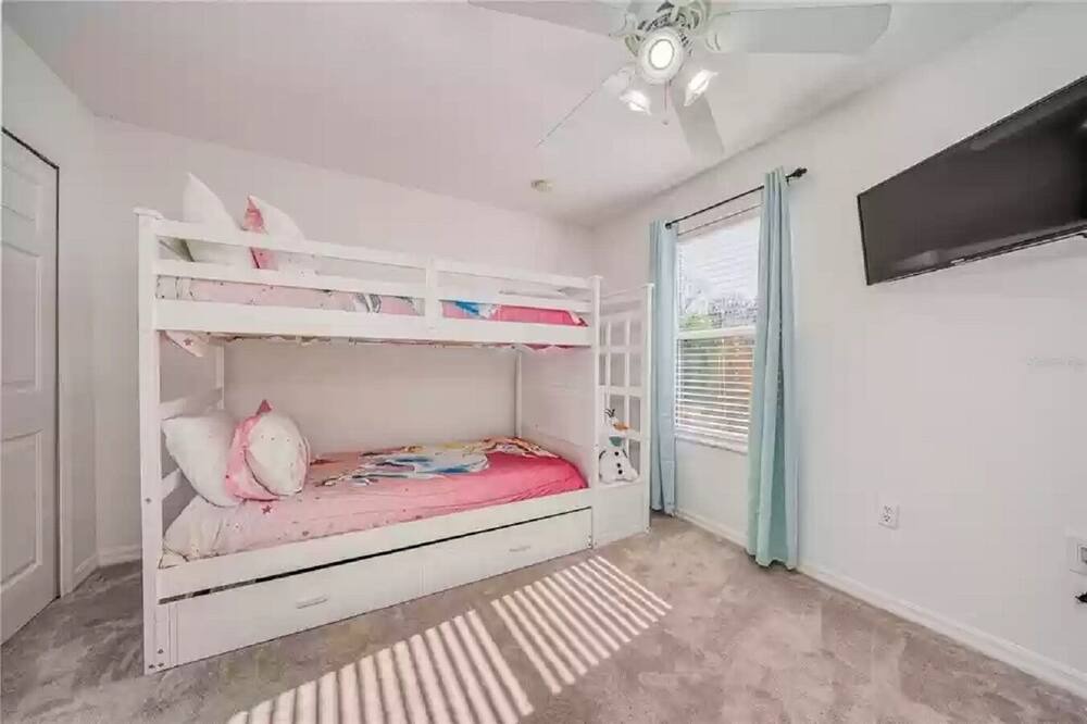 Photo of Bedroom in Lake Wilson Preserve