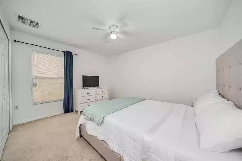 Photo of Bedroom in Lake Wilson Preserve