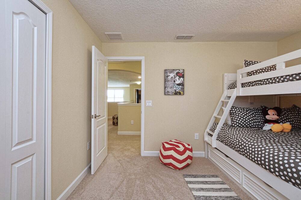 Photo of Bedroom in Lindfields