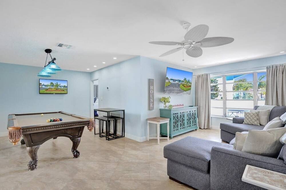 Photo of Bedroom in Cypress Lakes