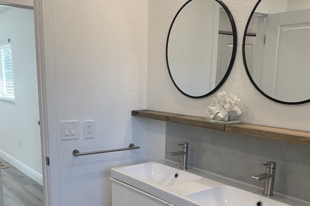 Photo of Bathroom in Gulf Gate Estates