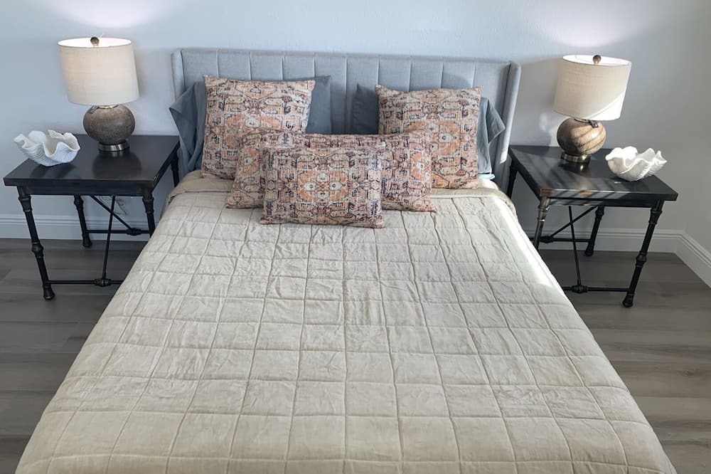 Photo of Bedroom in Gulf Gate Estates