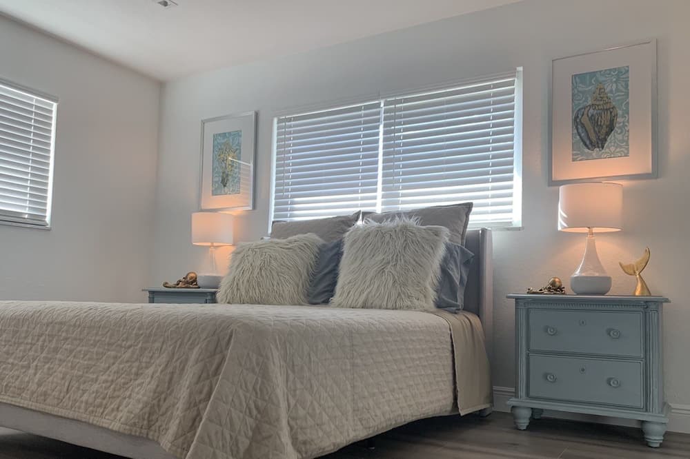 Photo of Bedroom in Gulf Gate Estates