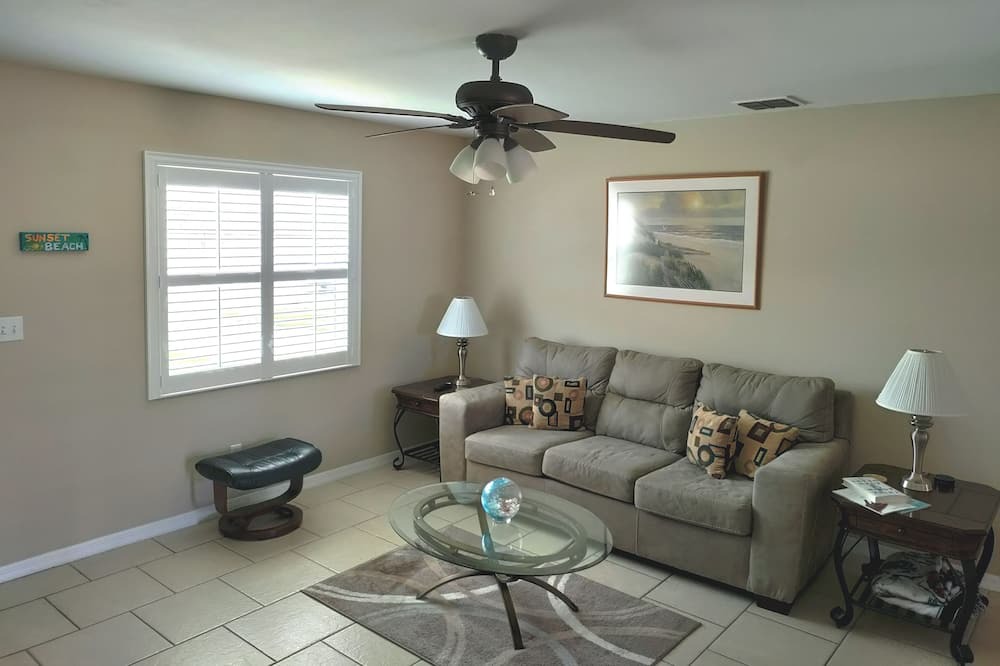 Photo of Livingroom in Gulfport