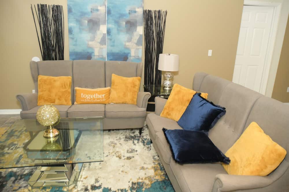 Photo of Livingroom in Ocoee