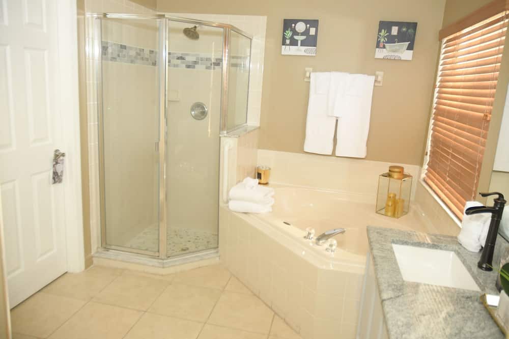 Photo of Bathroom in Ocoee