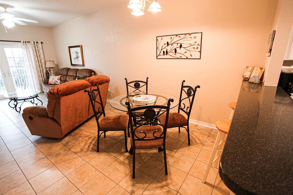 Photo of Livingroom in Suwannee