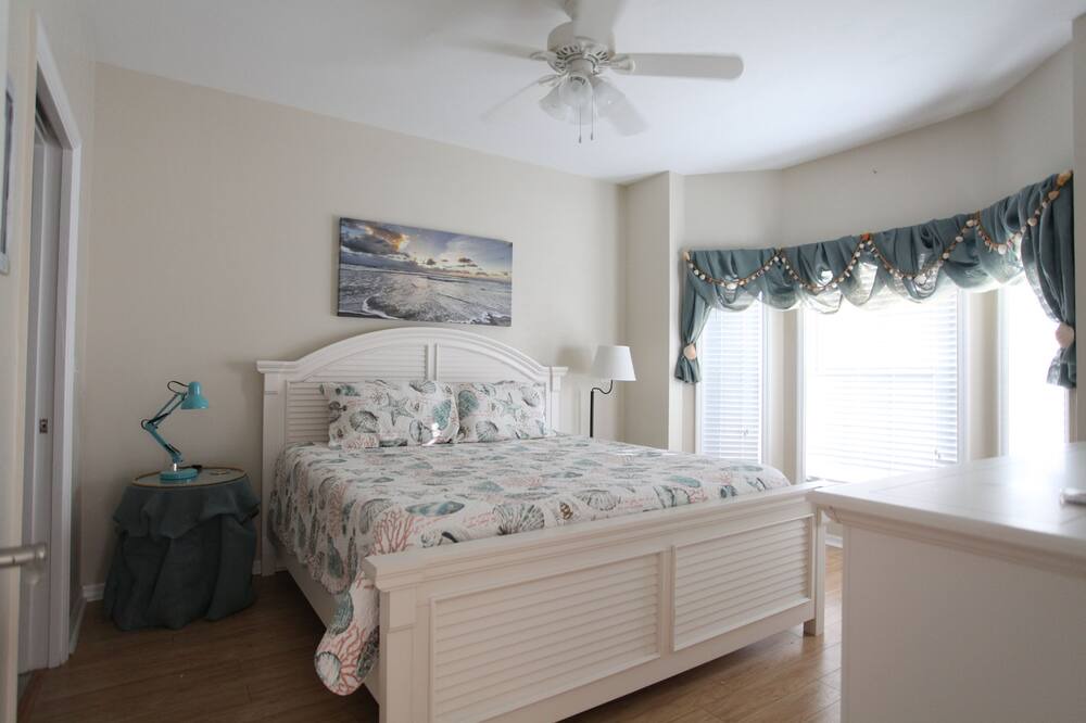 Photo of Bedroom in Suwannee